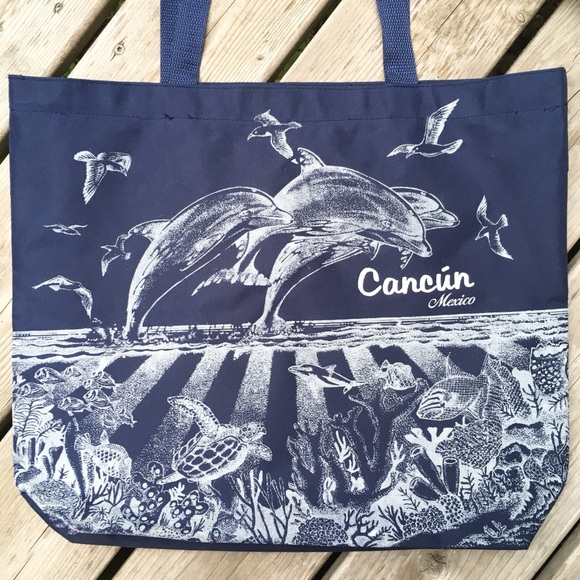 ⭐️HP⭐️ Zip Top Cancun Beach Tote - Picture 2 of 6